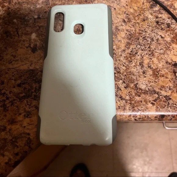 Selling my Samsung A20 because I got a free phone upgrade with work.